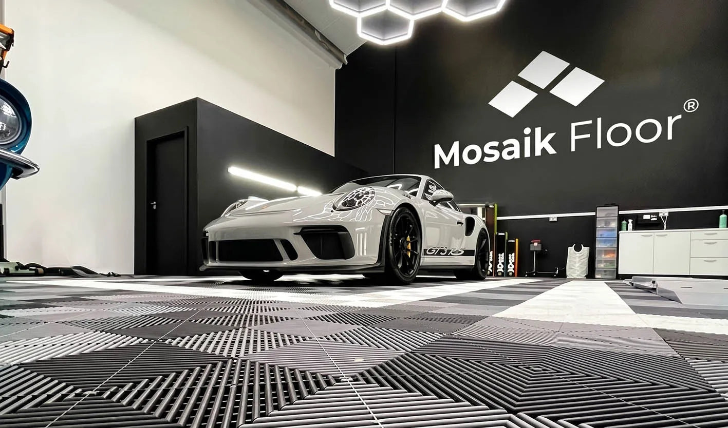Dalles de sol pour garage Aero - Mosaik Floor - clipsable, facile d'entretien, résistant, prix imbattable