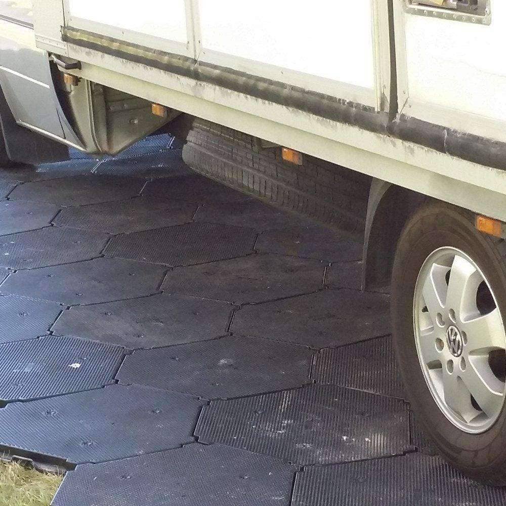 Installazione di garage con pavimento in pvc