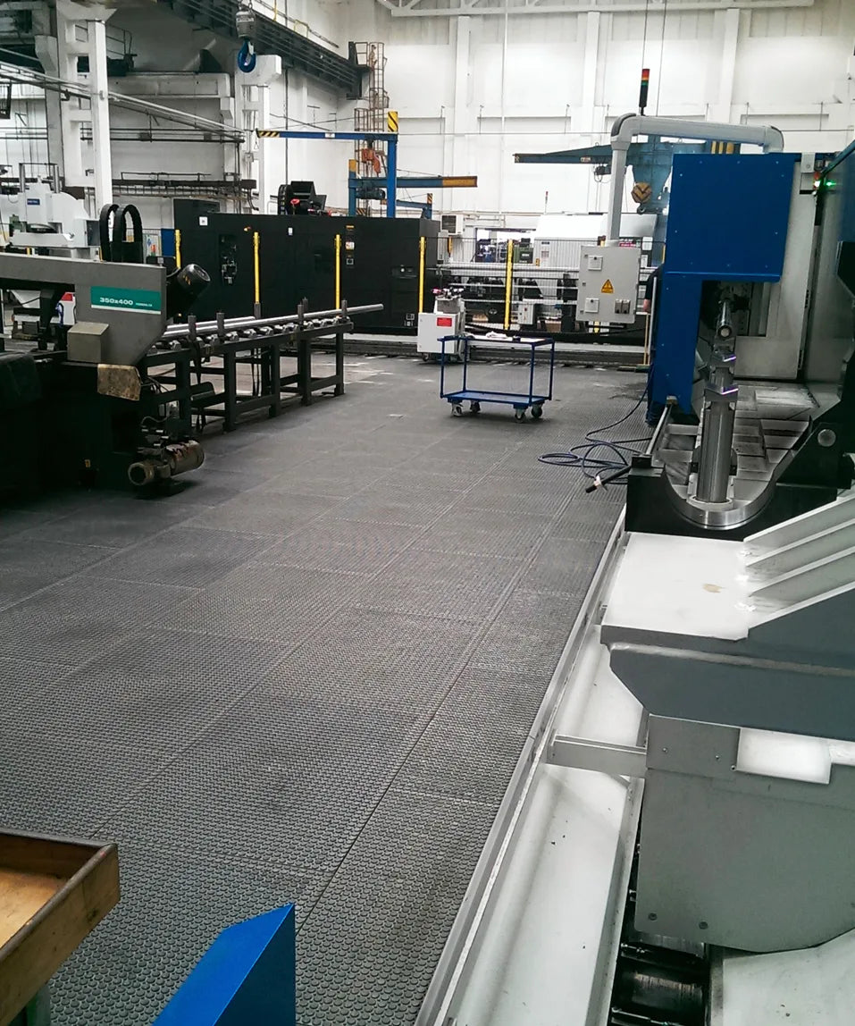 Hiolle Technologies: Roll-forming plates cut around machining centers