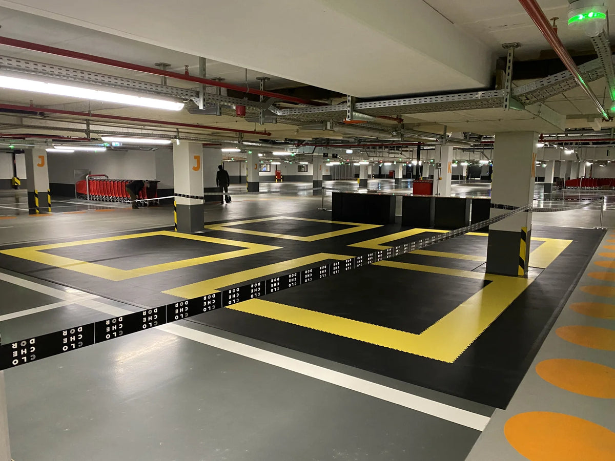 Parking de centre commercial - Centre commercial (Luxembourg)