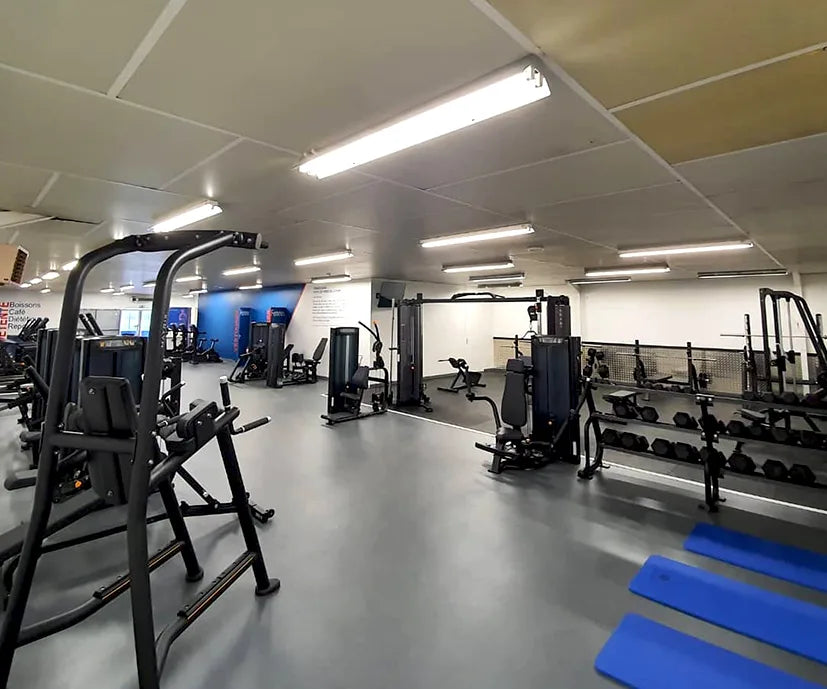 Salle de musculation L'Orange bleue Agen sur dalles ULTIMA INDUSTRY gris foncé