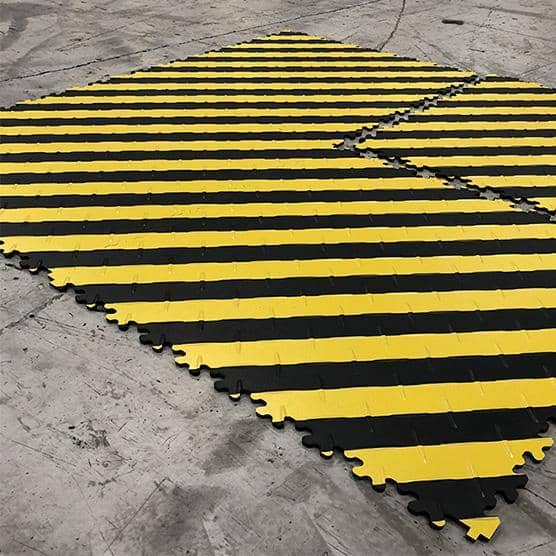 LOGO STAMPATO SU PIASTRELLE IN PVC