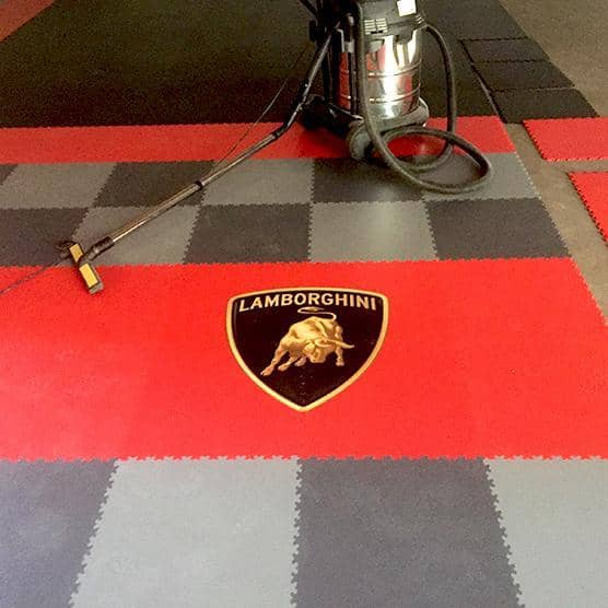 LOGO STAMPATO SU PIASTRELLE IN PVC